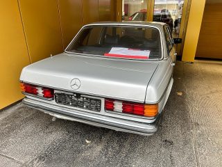 Mercedes-Benz 300 D W123 AT